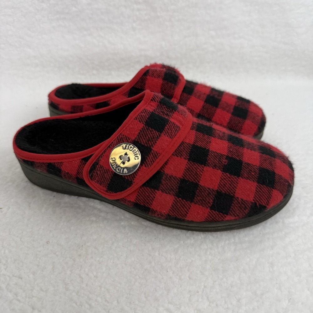 Vionic Ladies Sadie Slip On Red/Black Checked  Plaid Bedroom Slipper Shoe Size 7
